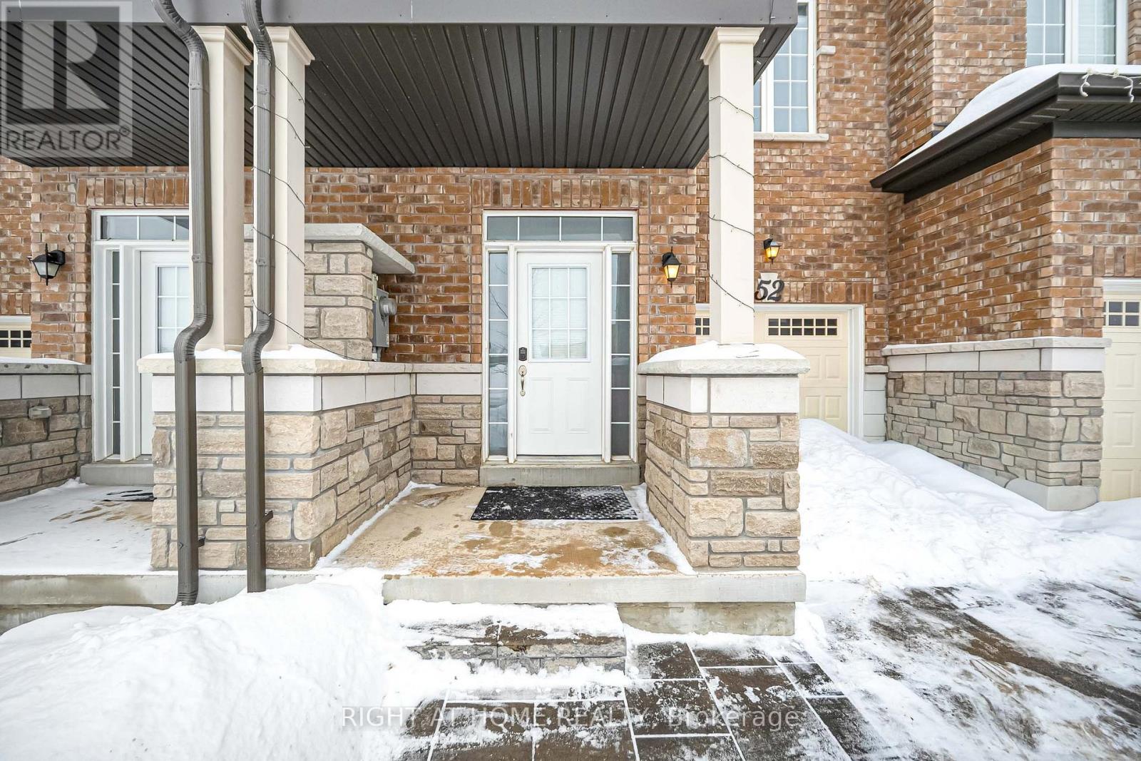 52 Veterans Street, Bradford West Gwillimbury, Ontario  L3Z 4L4 - Photo 3 - N12781670