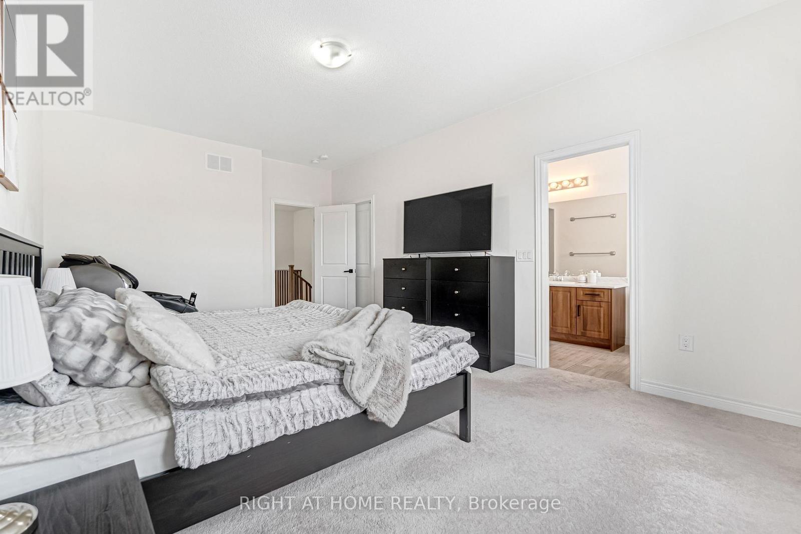 52 Veterans Street, Bradford West Gwillimbury, Ontario  L3Z 4L4 - Photo 30 - N12781670