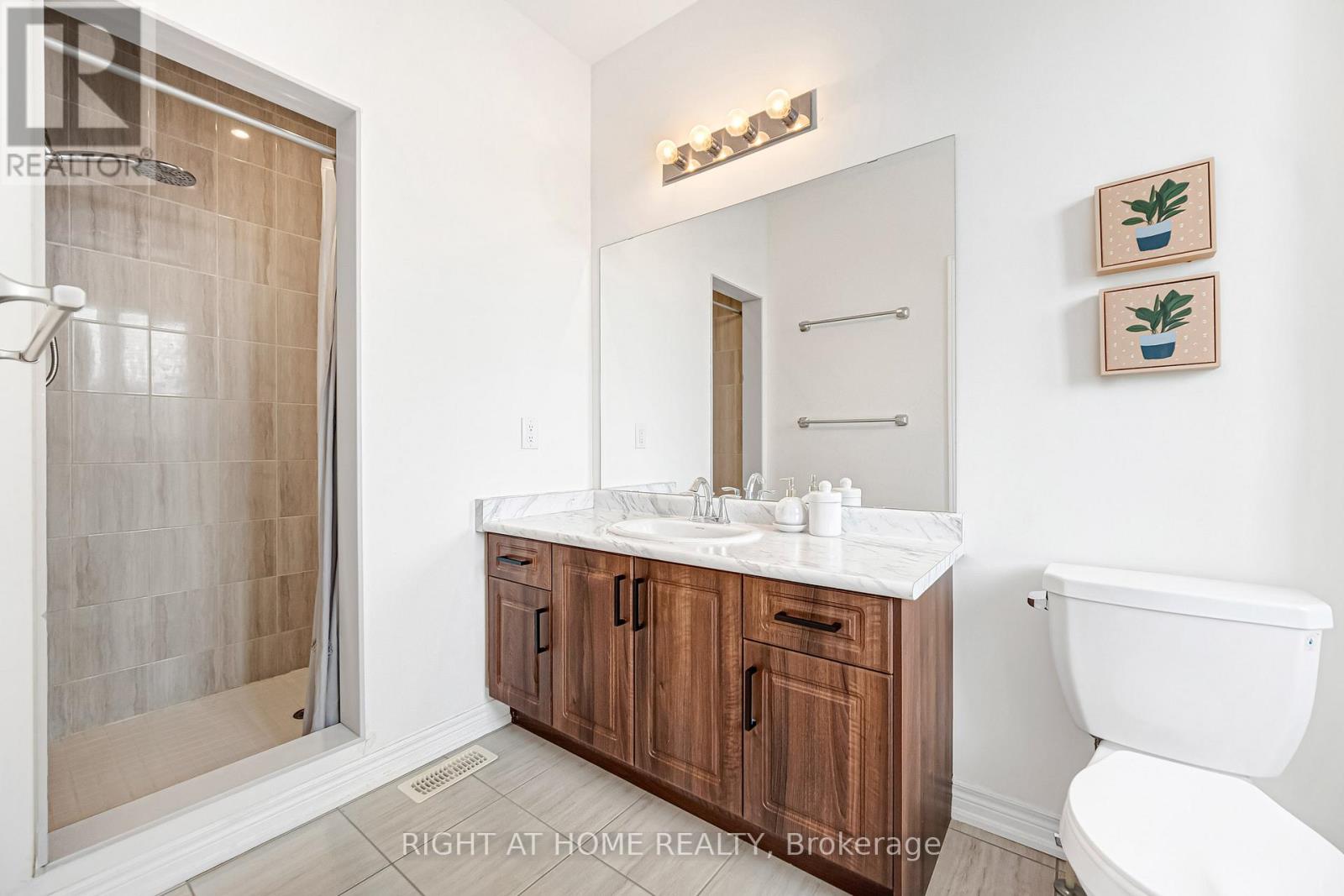 52 Veterans Street, Bradford West Gwillimbury, Ontario  L3Z 4L4 - Photo 33 - N12781670