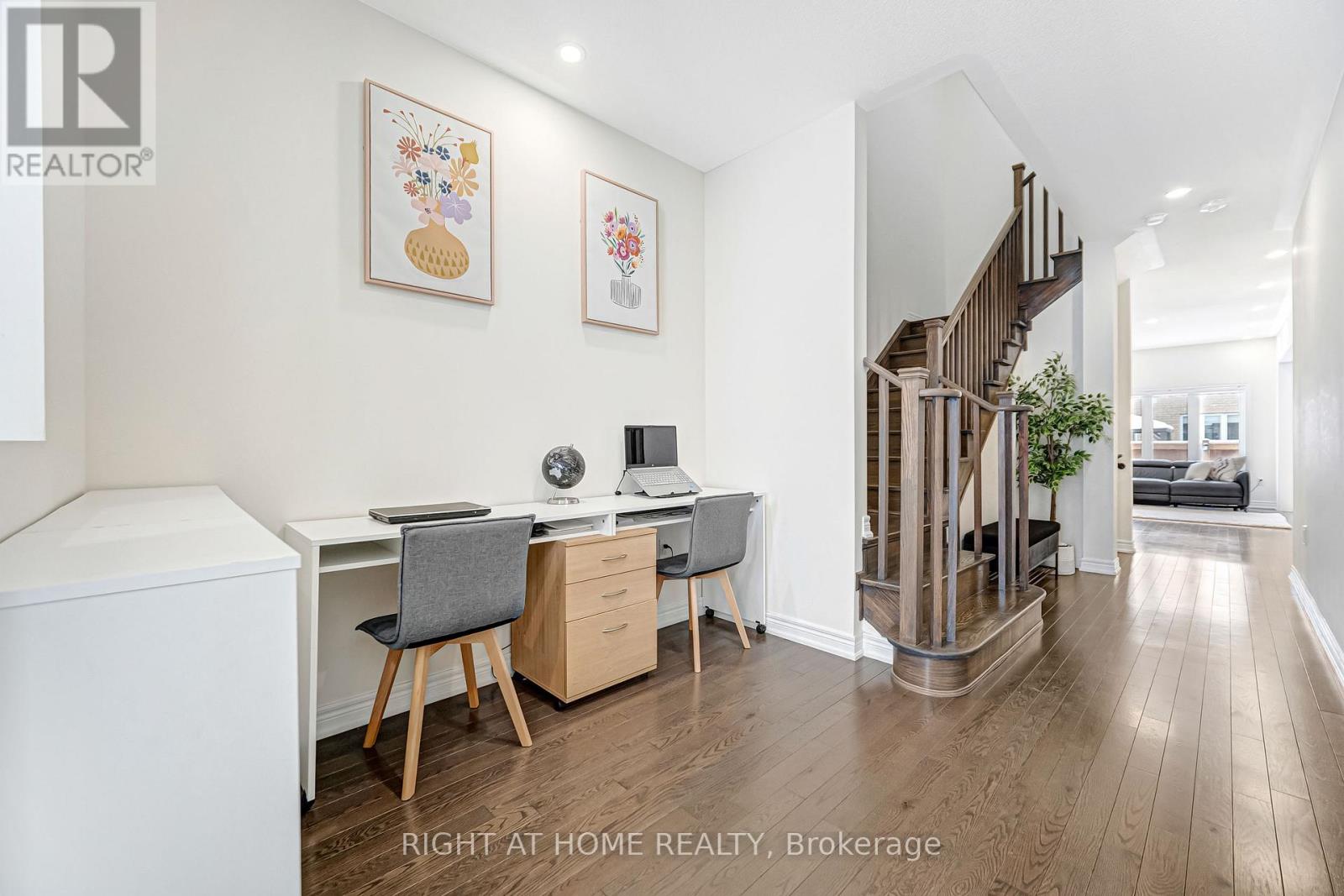 52 Veterans Street, Bradford West Gwillimbury, Ontario  L3Z 4L4 - Photo 6 - N12781670