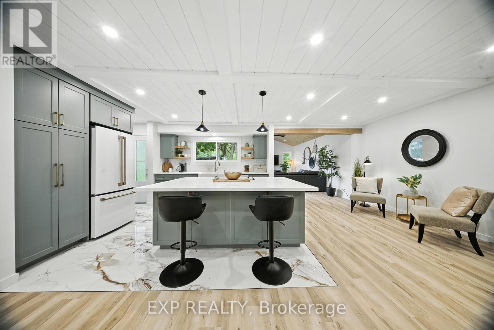 92 Mary Street, Clearview, Ontario  L0M 1G0 - Photo 7 - S12781686