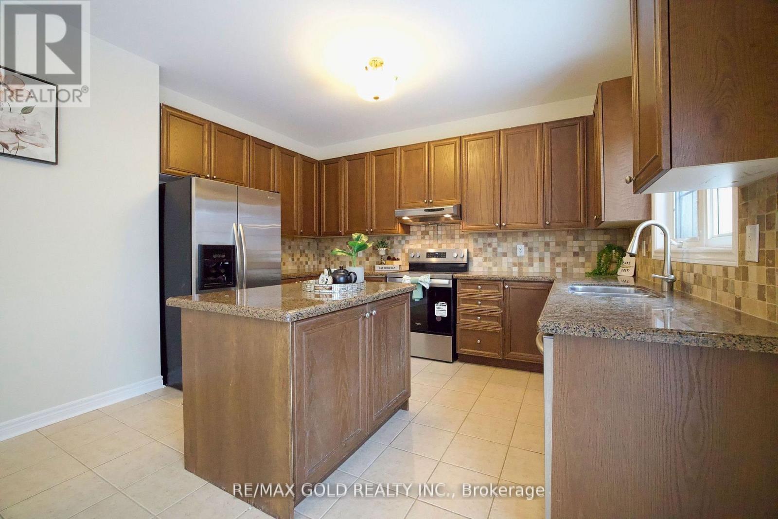 69 Calderstone Road, Brampton, Ontario  L6P 2A7 - Photo 13 - W12781652