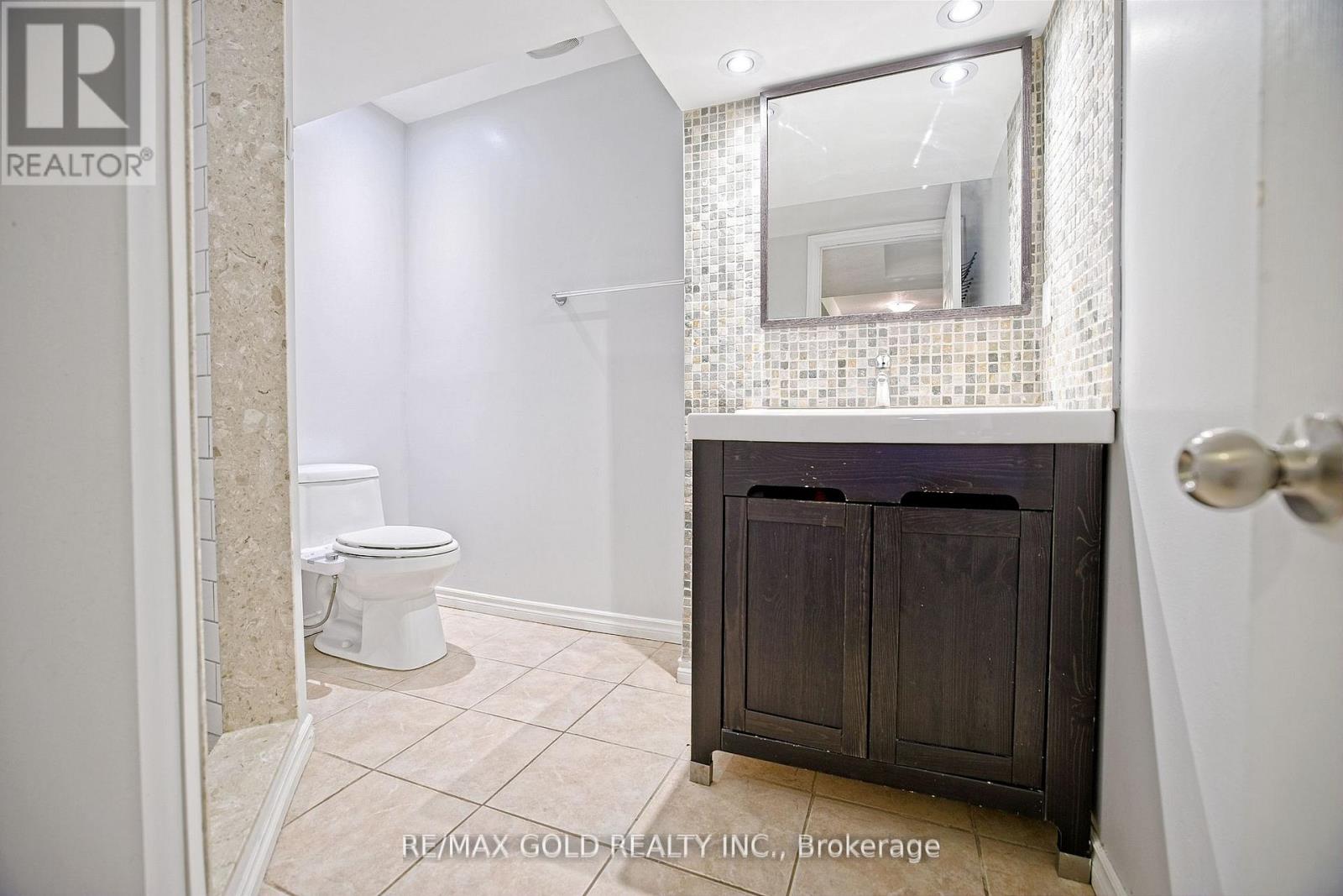 69 Calderstone Road, Brampton, Ontario  L6P 2A7 - Photo 15 - W12781652