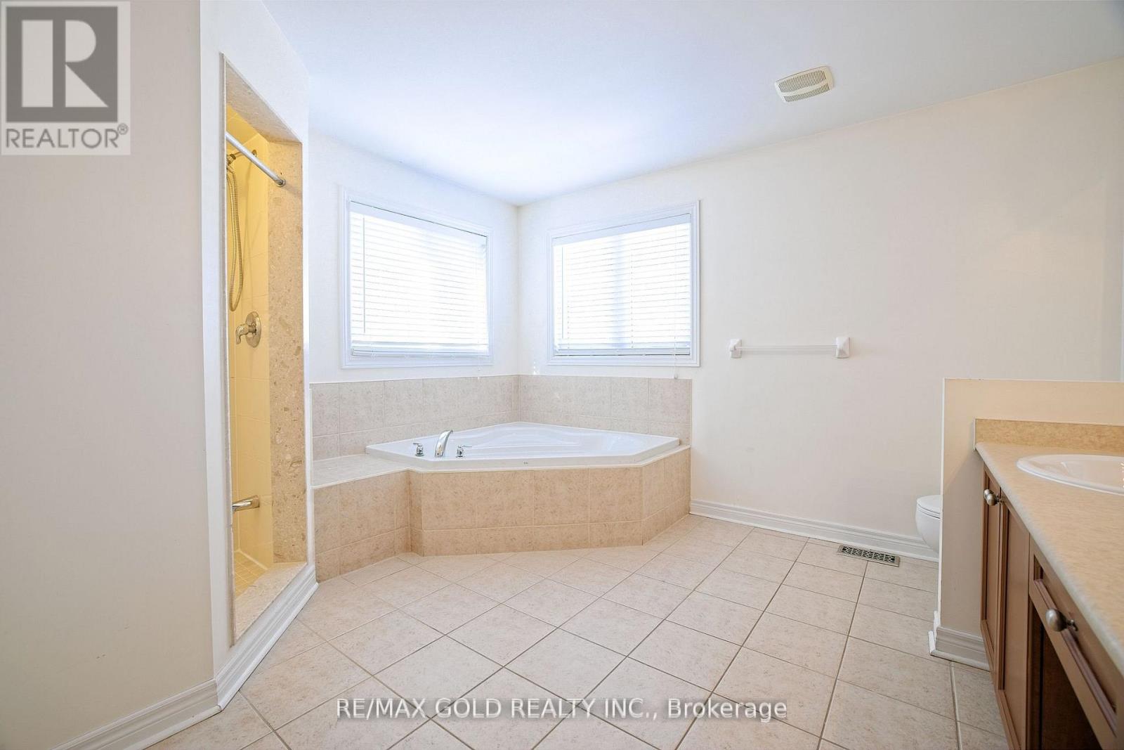 69 Calderstone Road, Brampton, Ontario  L6P 2A7 - Photo 21 - W12781652