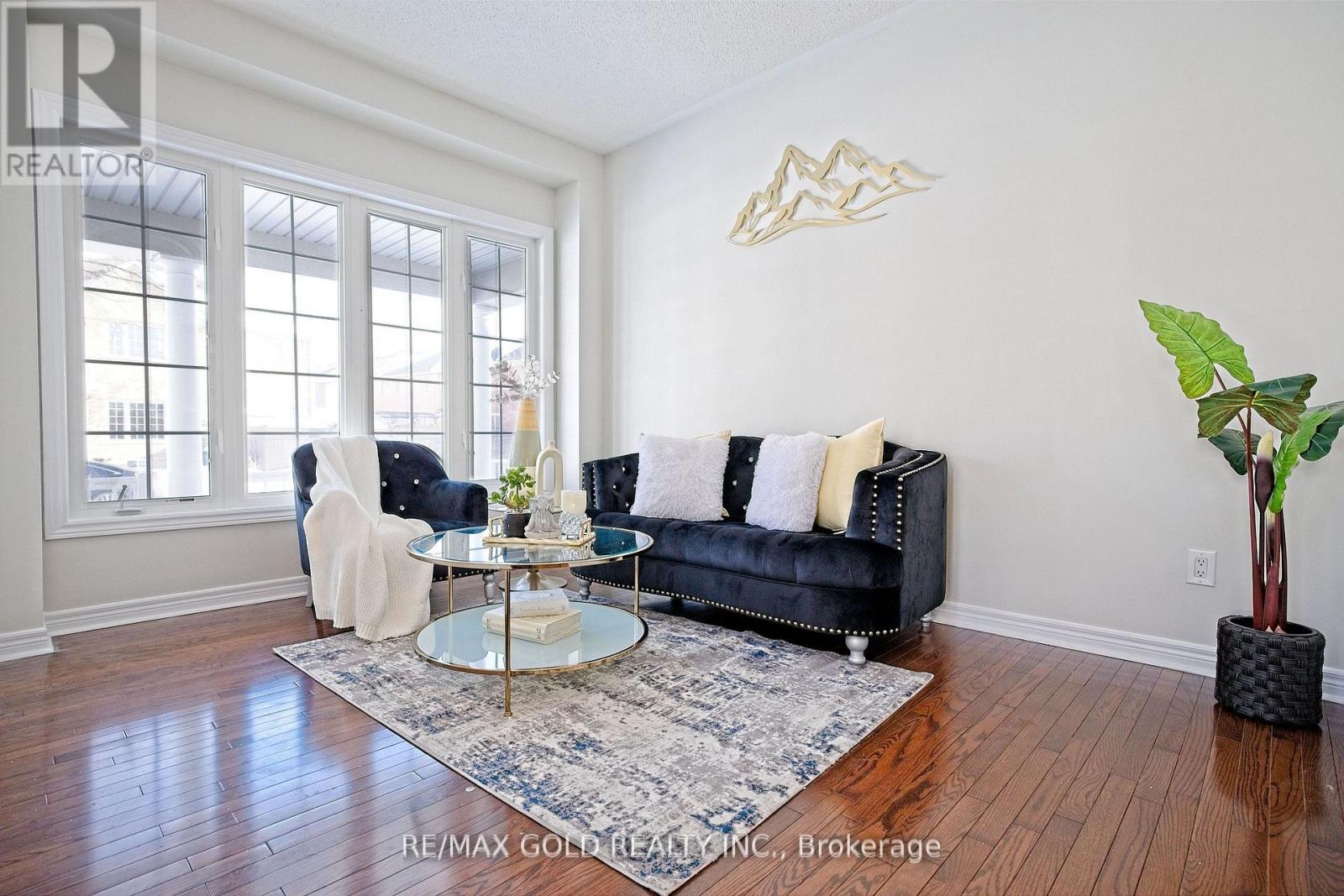 69 Calderstone Road, Brampton, Ontario  L6P 2A7 - Photo 4 - W12781652