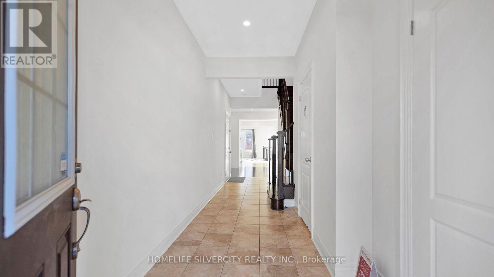 6 Andretti Crescent, Brampton, Ontario  L6X 0E4 - Photo 4 - W12781658