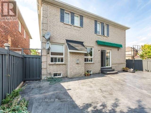 24 Conklin Drive, Brampton, Ontario  L7A 3P5 - Photo 17 - W12781666