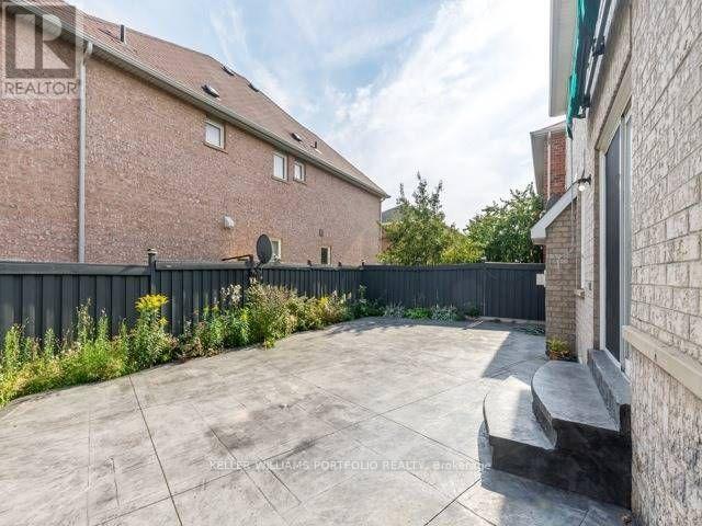 24 Conklin Drive, Brampton, Ontario  L7A 3P5 - Photo 19 - W12781666