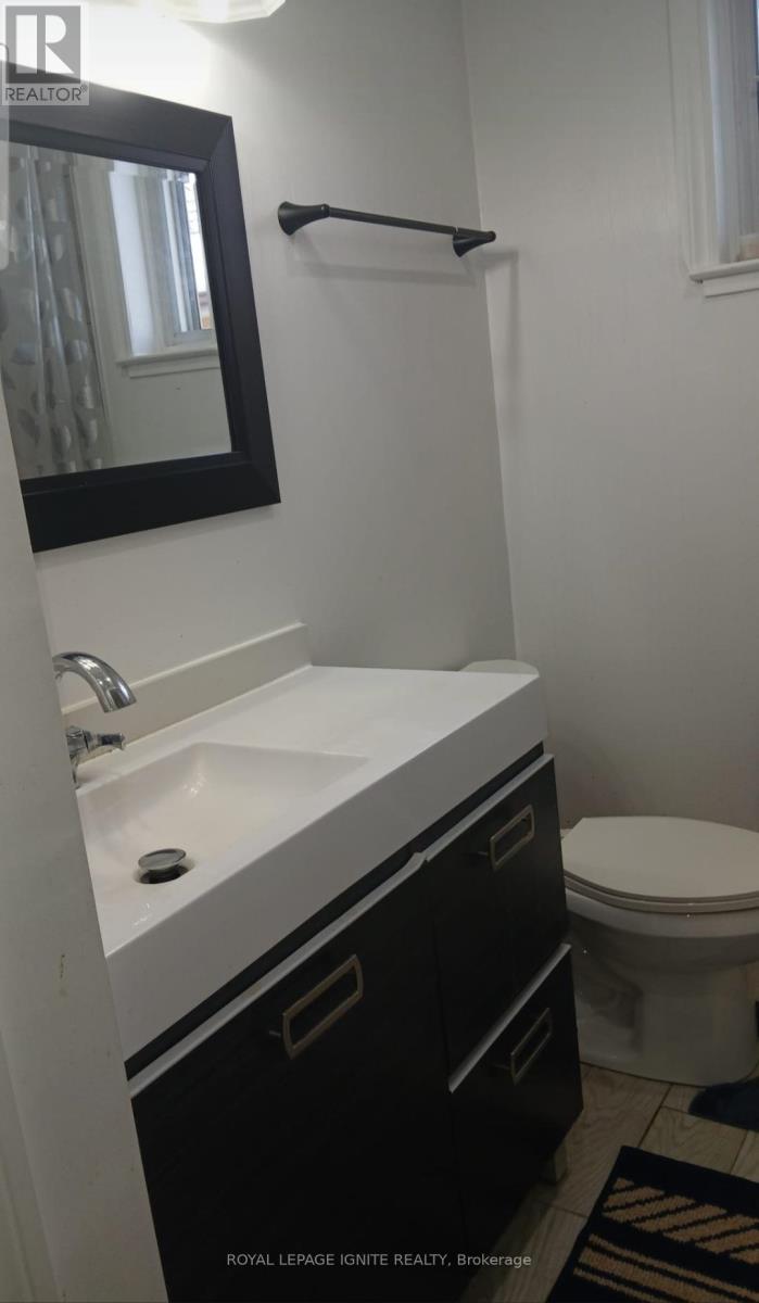 Main - 21 Humheller Road, Toronto, Ontario  M9W 5K2 - Photo 11 - W12781676