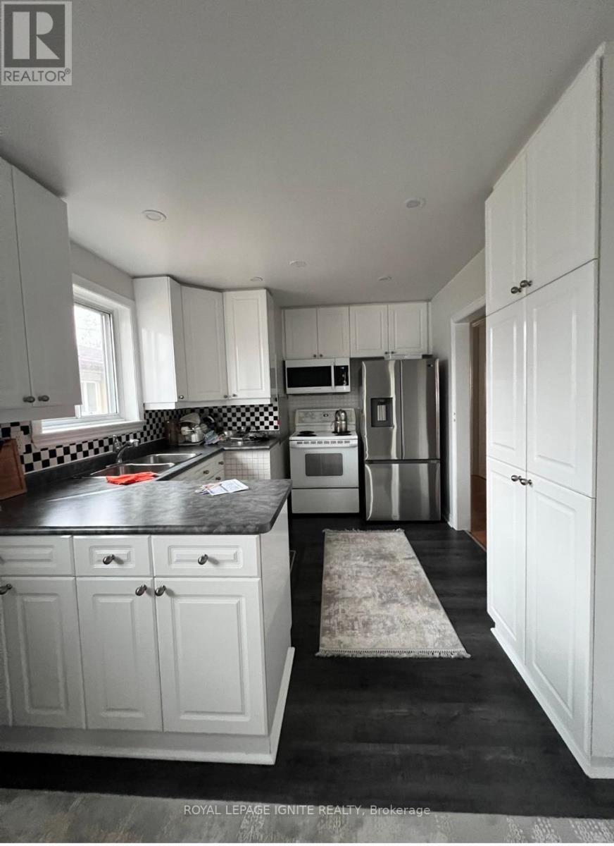 Main - 21 Humheller Road, Toronto, Ontario  M9W 5K2 - Photo 3 - W12781676