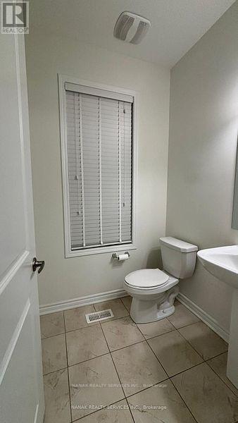 39 Boothill Drive, Brampton, Ontario  L7A 0C1 - Photo 3 - W12781682