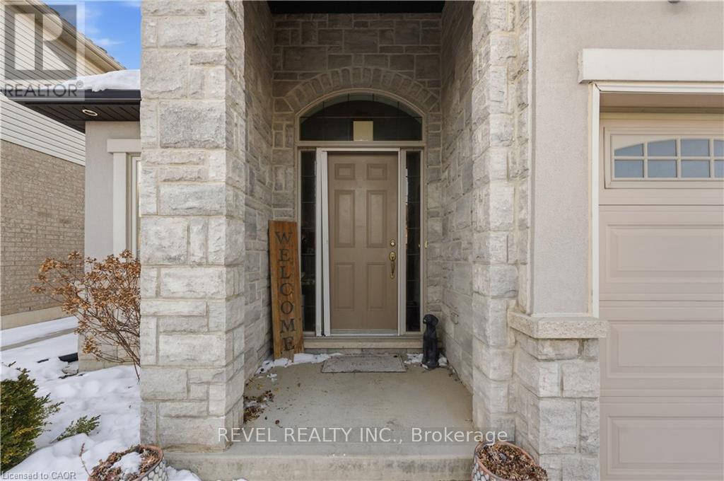 487 Glover Road, Hamilton, Ontario  L8E 5C6 - Photo 3 - X12781634