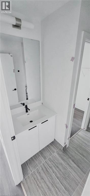 25 Wellington Street S Unit# 1602, Kitchener, Ontario  N2G 0G5 - Photo 2 - 40769189