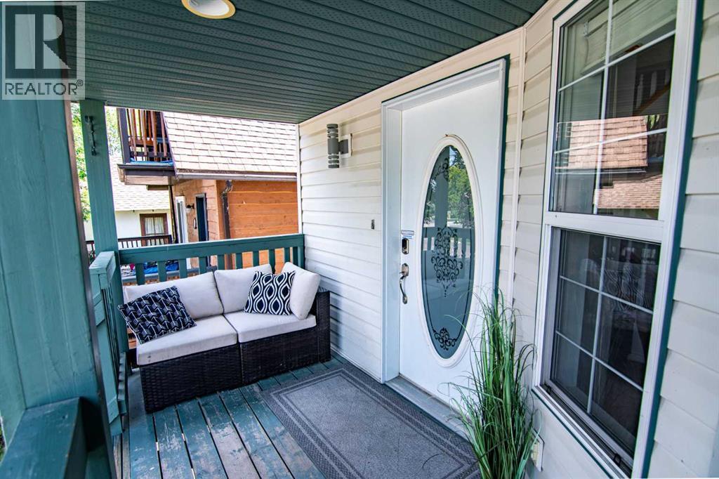 5008 41 Street, Sylvan Lake, Alberta  T4S 1B9 - Photo 2 - A2285838