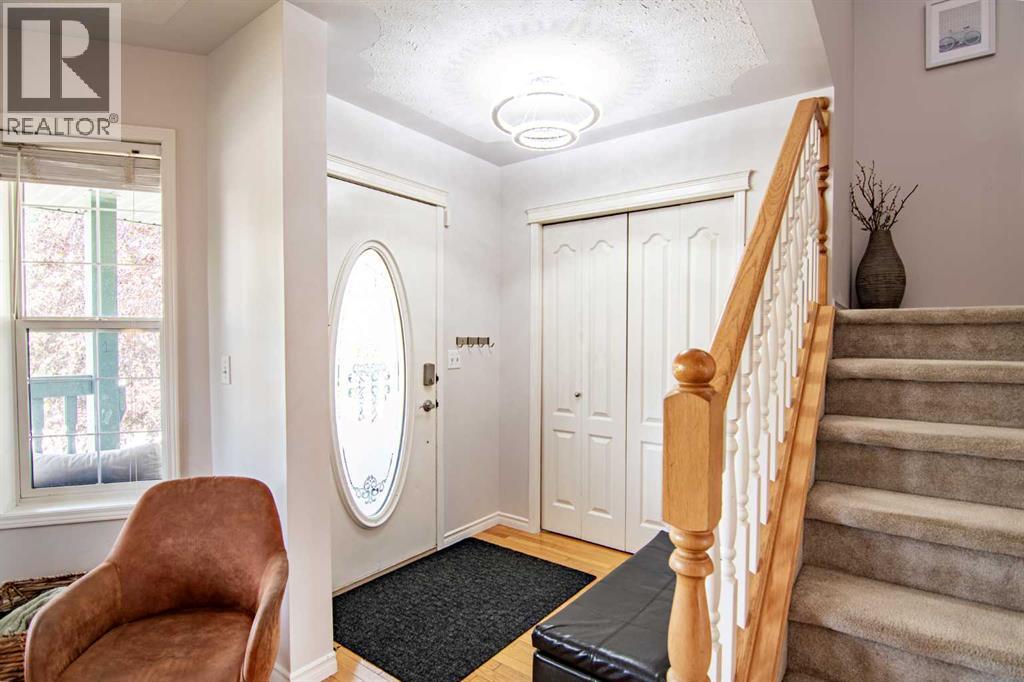 5008 41 Street, Sylvan Lake, Alberta  T4S 1B9 - Photo 4 - A2285838