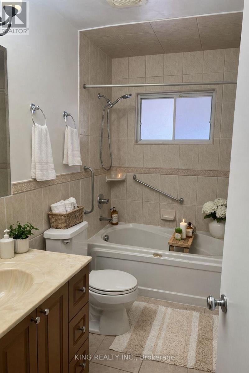 215 Sloane Avenue, Toronto, Ontario  M4A 2C5 - Photo 10 - C12664708