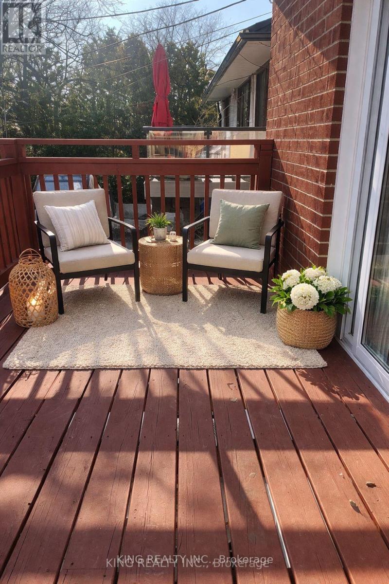 215 Sloane Avenue, Toronto, Ontario  M4A 2C5 - Photo 9 - C12664708