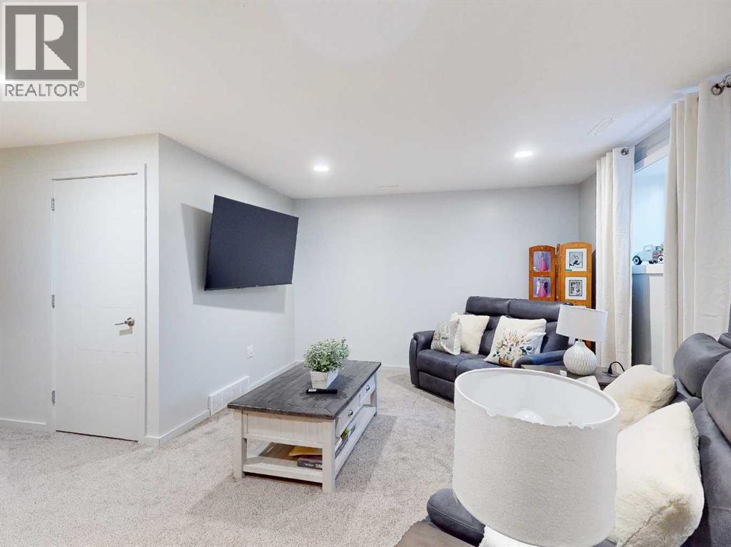 3, 402 Highlands Boulevard W, Lethbridge, Alberta  T1J 5K5 - Photo 39 - A2284633