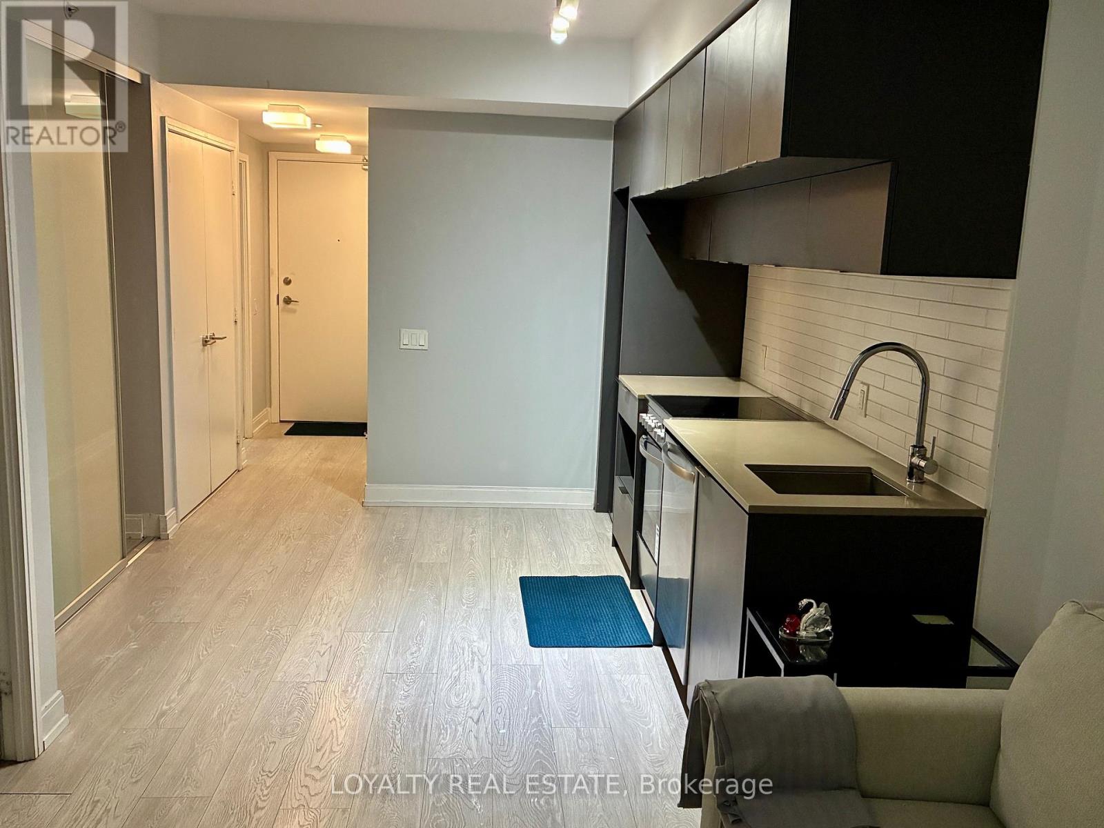 1701 - 181 Dundas Street E, Toronto, Ontario  M5A 0N5 - Photo 5 - C12781692