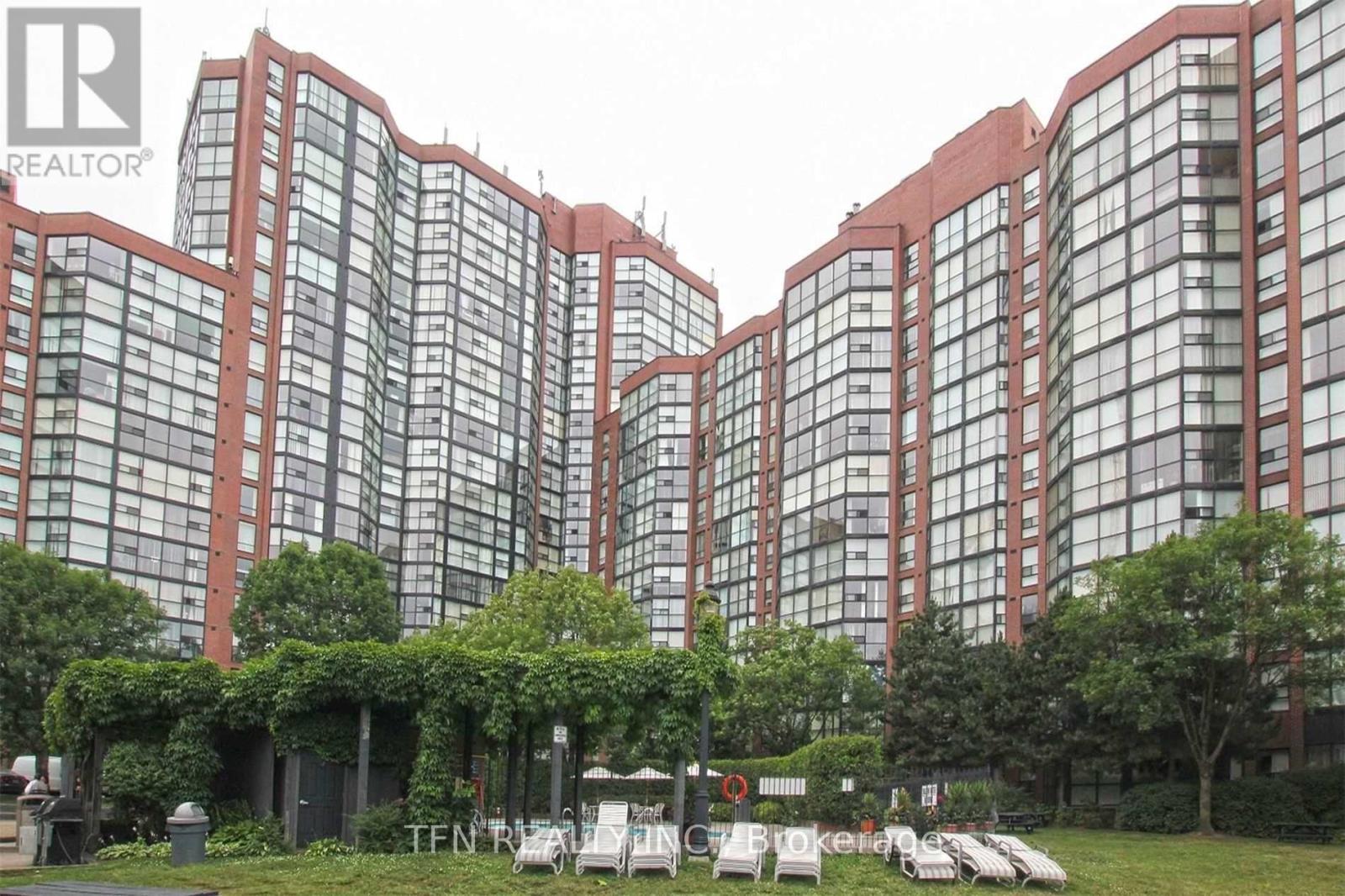 806 - 701 KING STREET W, Toronto, Ontario