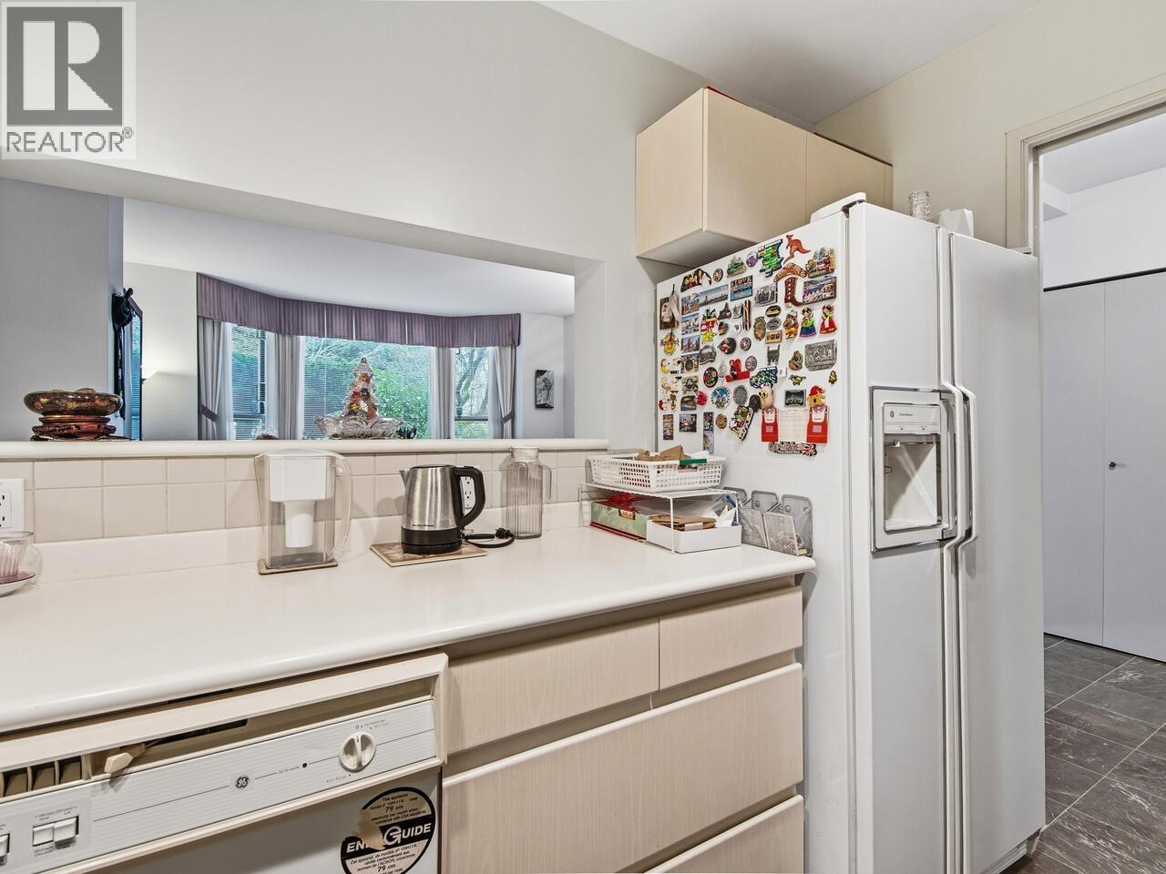 Listing Picture 9 of 28 : 101 2108 W 38TH AVENUE, Vancouver / 溫哥華 - 魯藝地產 Yvonne Lu Group - MLS Medallion Club Member