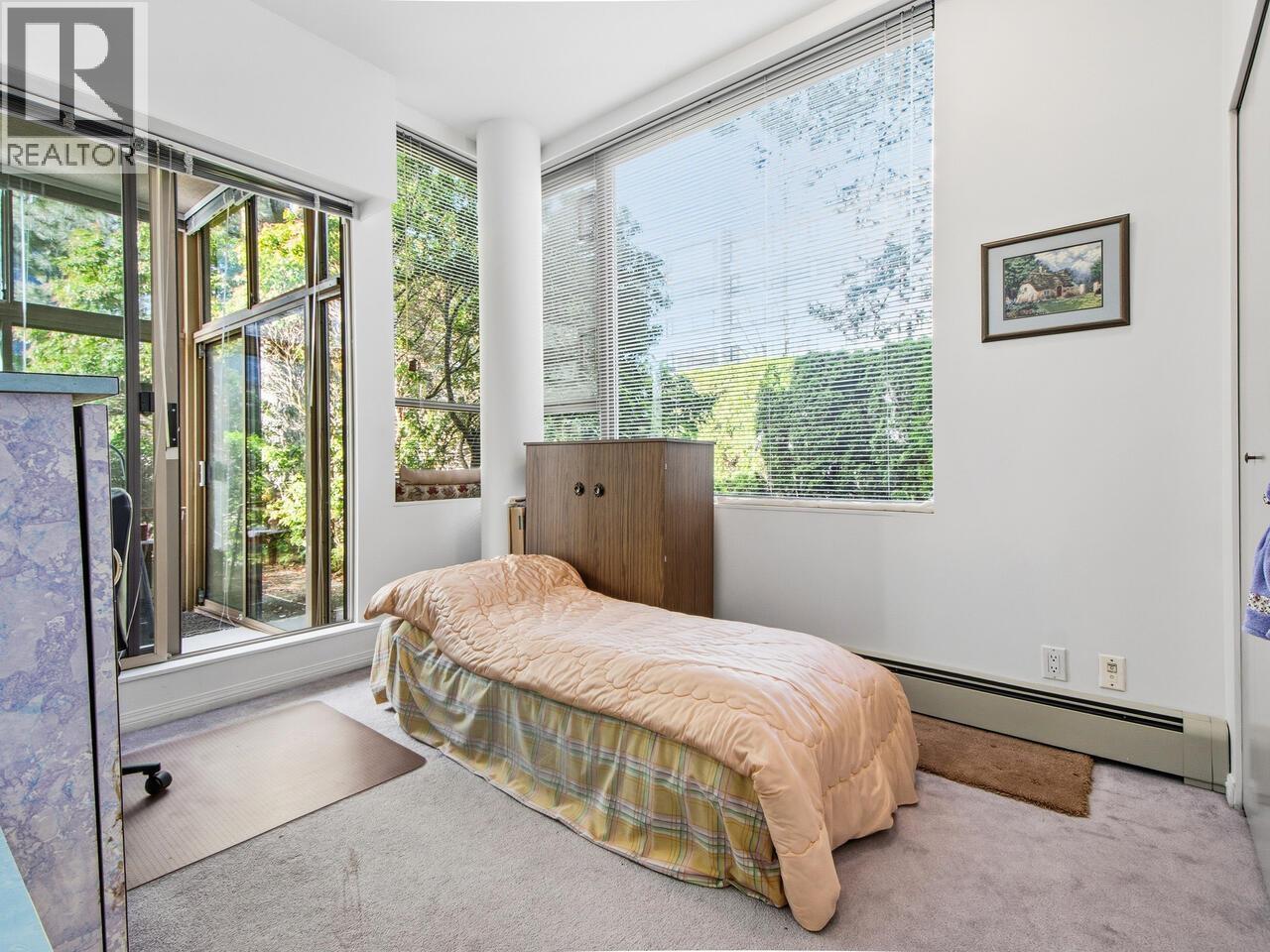 Listing Picture 16 of 28 : 101 2108 W 38TH AVENUE, Vancouver / 溫哥華 - 魯藝地產 Yvonne Lu Group - MLS Medallion Club Member