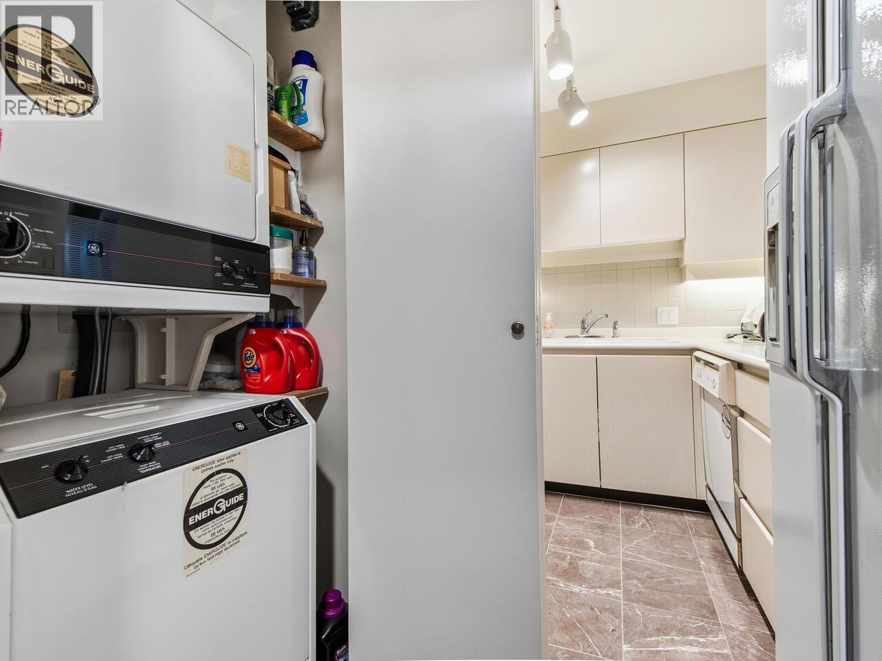 Listing Picture 11 of 28 : 101 2108 W 38TH AVENUE, Vancouver / 溫哥華 - 魯藝地產 Yvonne Lu Group - MLS Medallion Club Member