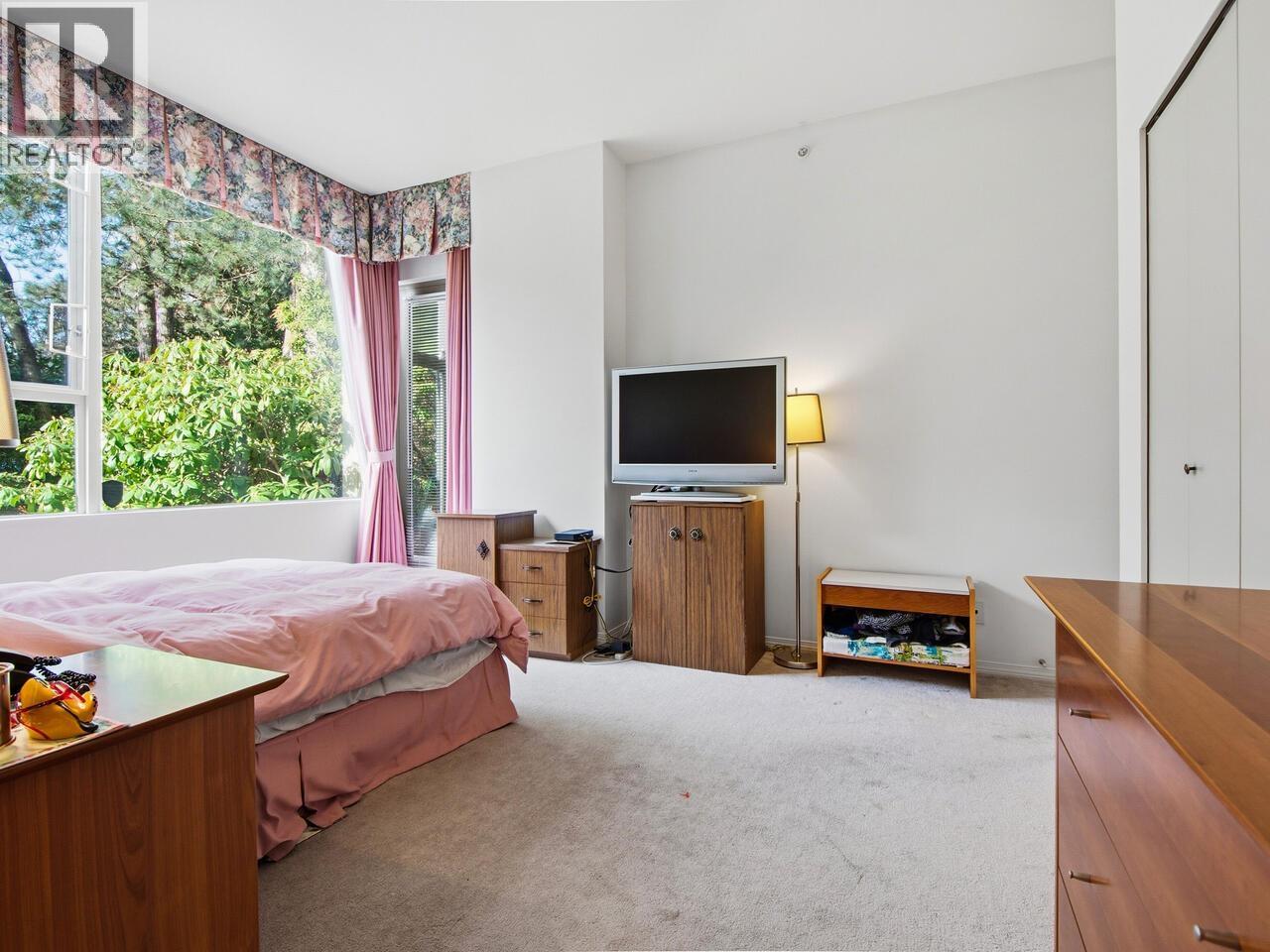 Listing Picture 13 of 28 : 101 2108 W 38TH AVENUE, Vancouver / 溫哥華 - 魯藝地產 Yvonne Lu Group - MLS Medallion Club Member