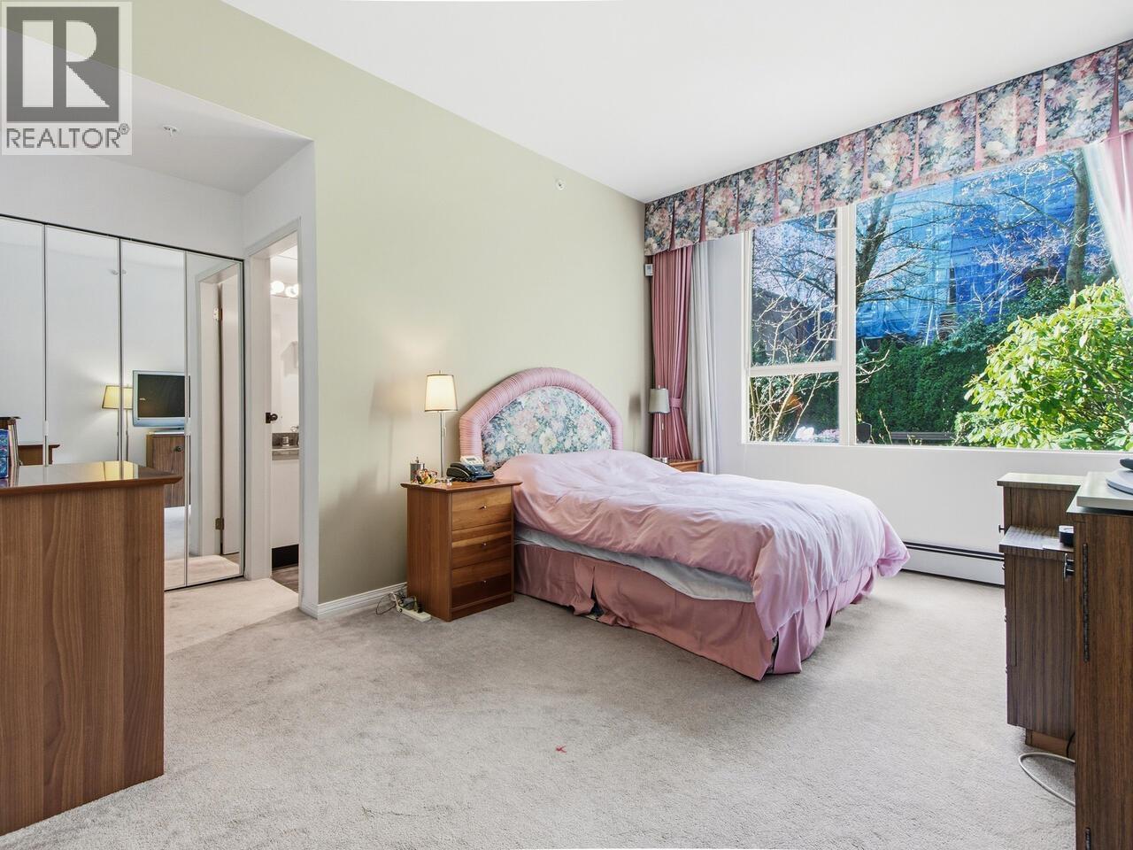 Listing Picture 12 of 28 : 101 2108 W 38TH AVENUE, Vancouver / 溫哥華 - 魯藝地產 Yvonne Lu Group - MLS Medallion Club Member