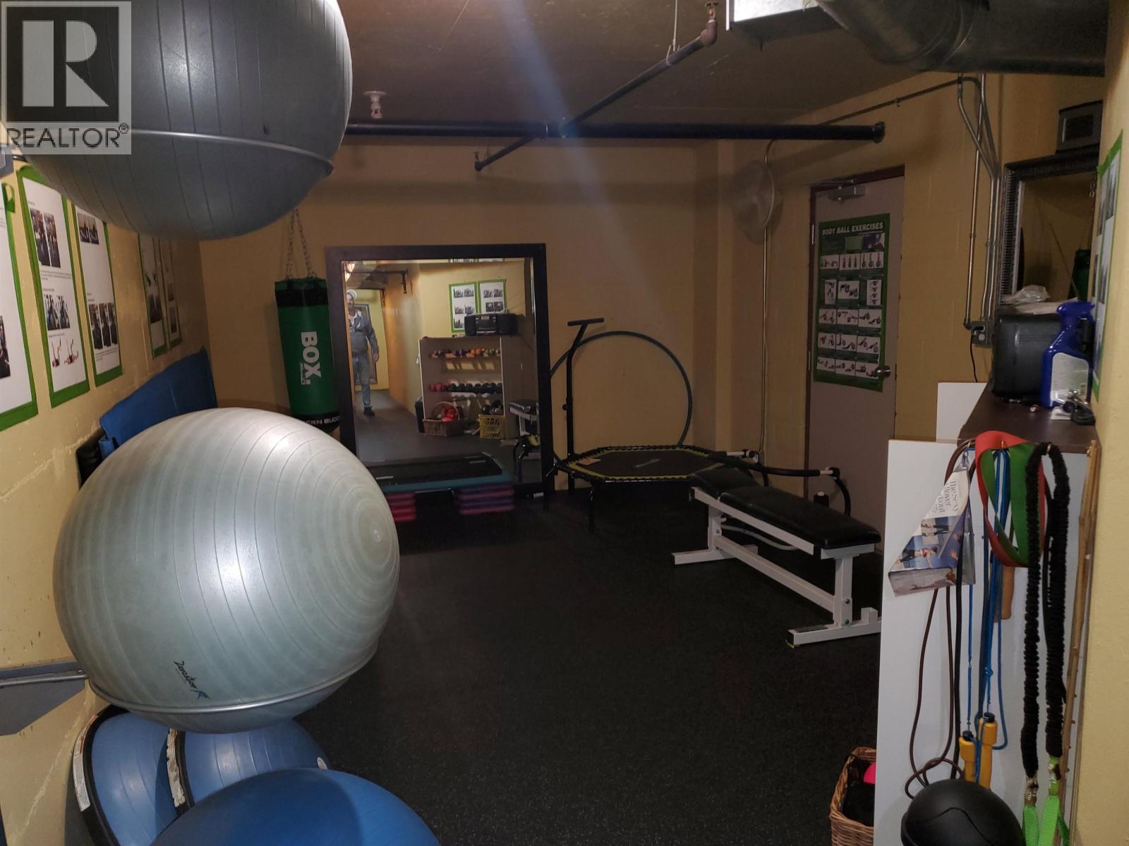 Listing Picture 28 of 28 : 101 2108 W 38TH AVENUE, Vancouver / 溫哥華 - 魯藝地產 Yvonne Lu Group - MLS Medallion Club Member