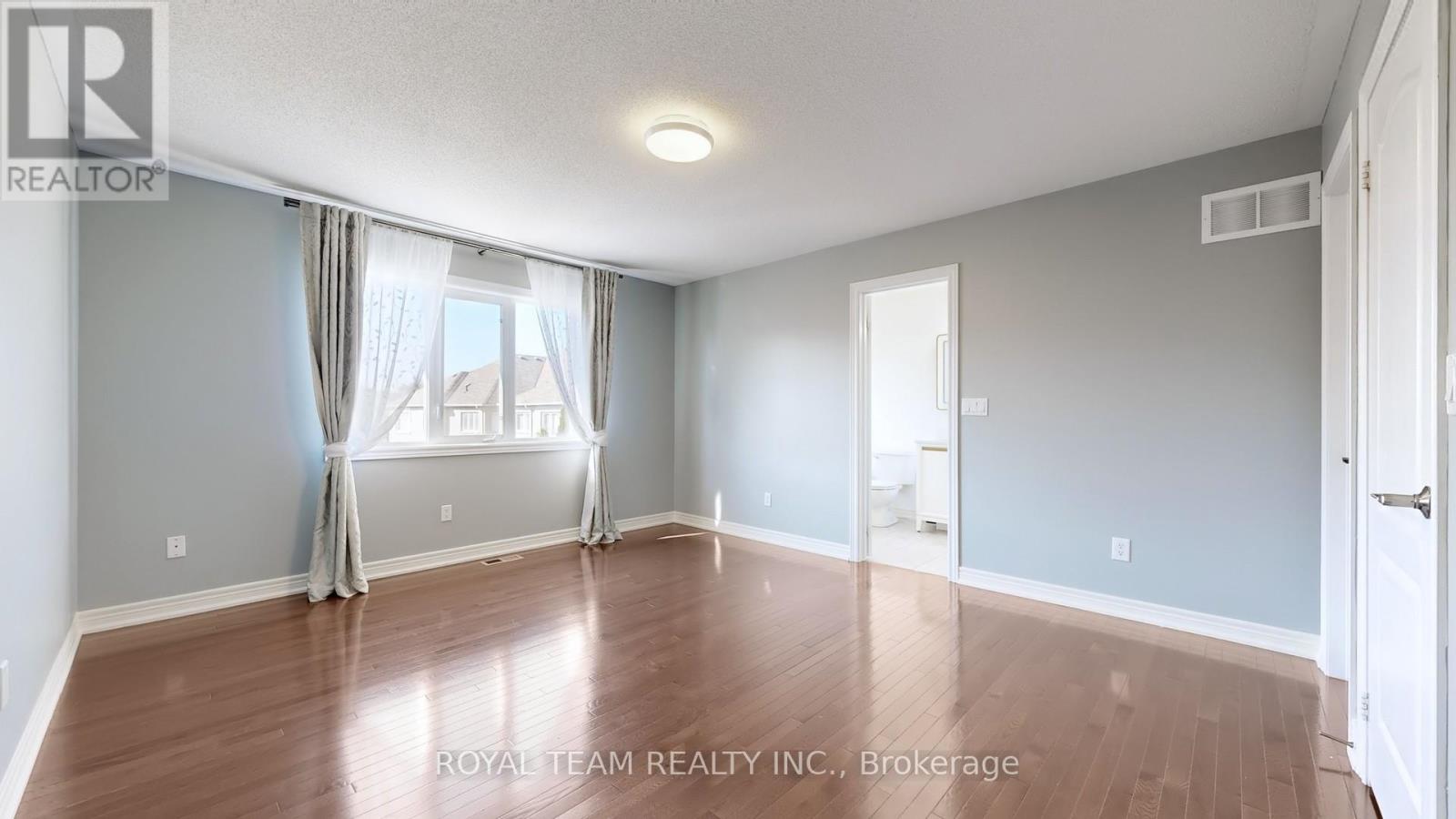 246 Lauderdale Drive, Vaughan, Ontario  L6A 0N4 - Photo 19 - N12781696