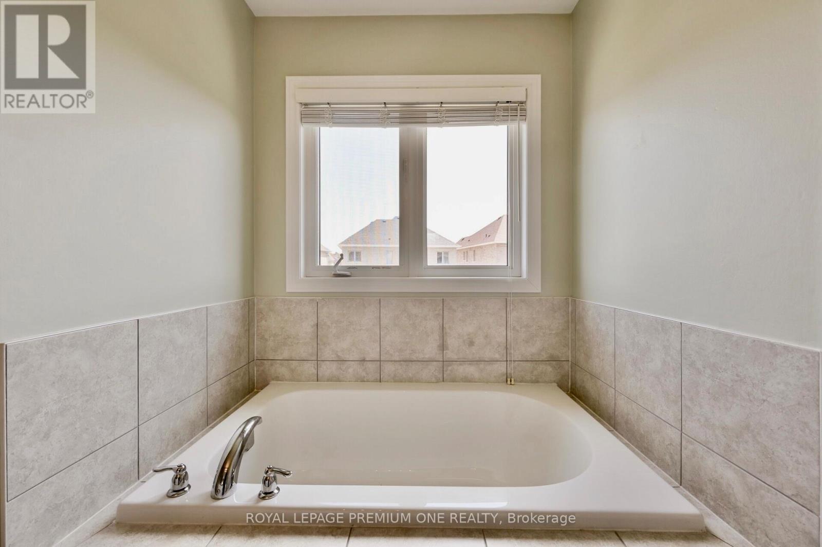 166 Sharpe Crescent, New Tecumseth, Ontario  L0G 1W0 - Photo 31 - N12781712