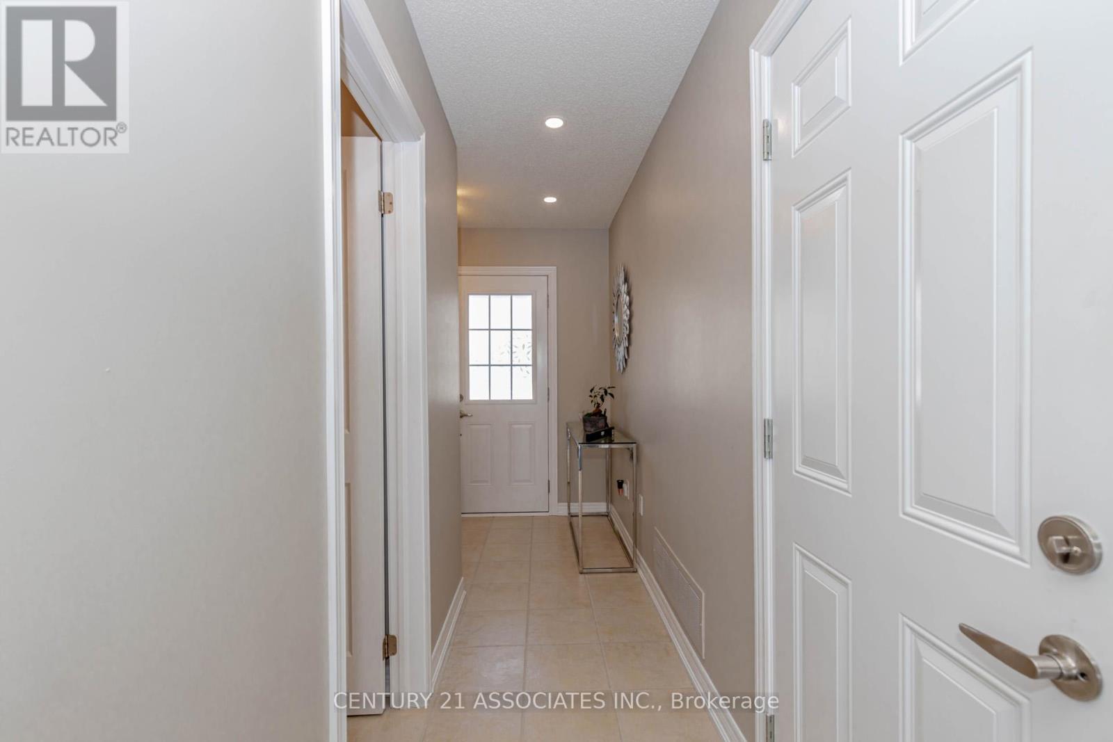 4622 Keystone Crescent, Burlington, Ontario  L7M 0L9 - Photo 7 - W12737820