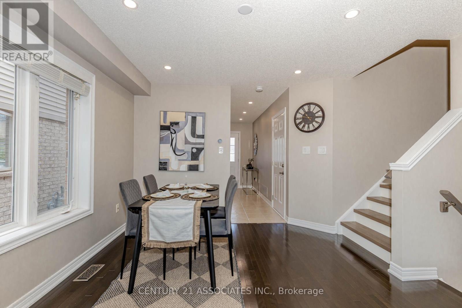 4622 Keystone Crescent, Burlington, Ontario  L7M 0L9 - Photo 9 - W12737820