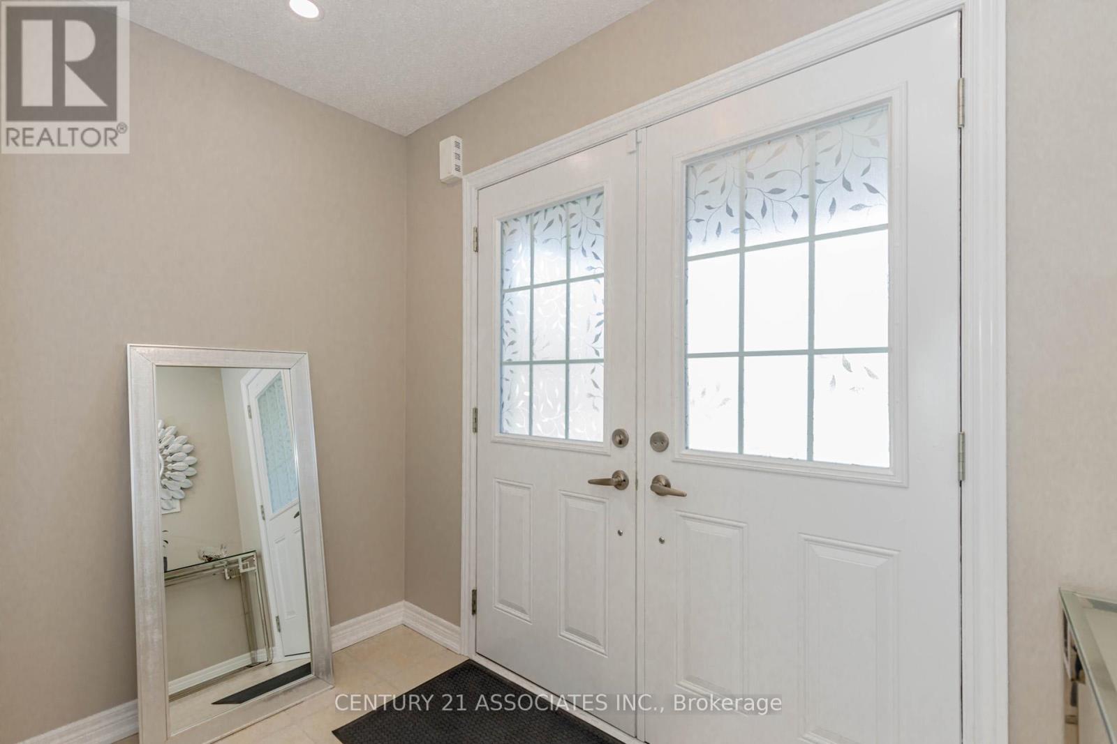 4622 Keystone Crescent, Burlington, Ontario  L7M 0L9 - Photo 6 - W12737820