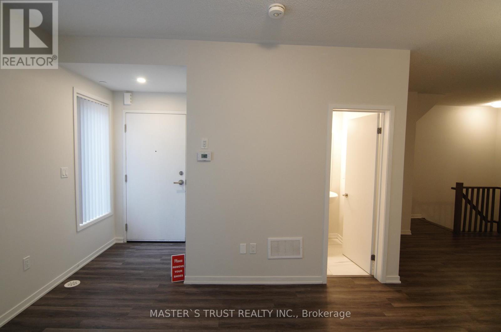 200 - 10 Lloyed Janes Lane, Toronto, Ontario  M8V 0J6 - Photo 3 - W12781702