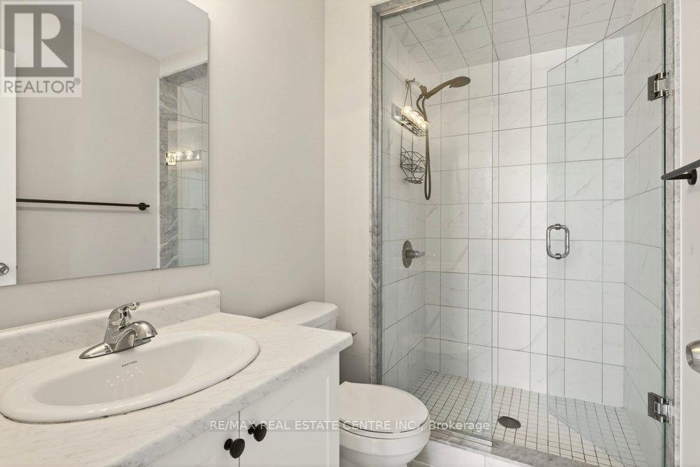 74 Bobolink Road, Hamilton, Ontario  L9A 2P5 - Photo 24 - X12781704