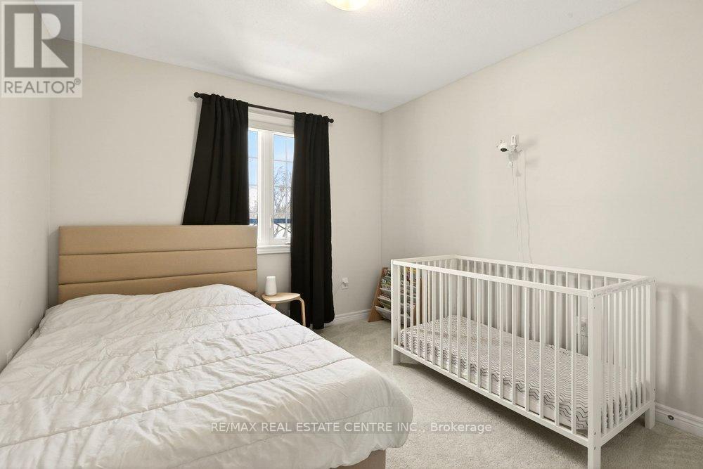 74 Bobolink Road, Hamilton, Ontario  L9A 2P5 - Photo 26 - X12781704