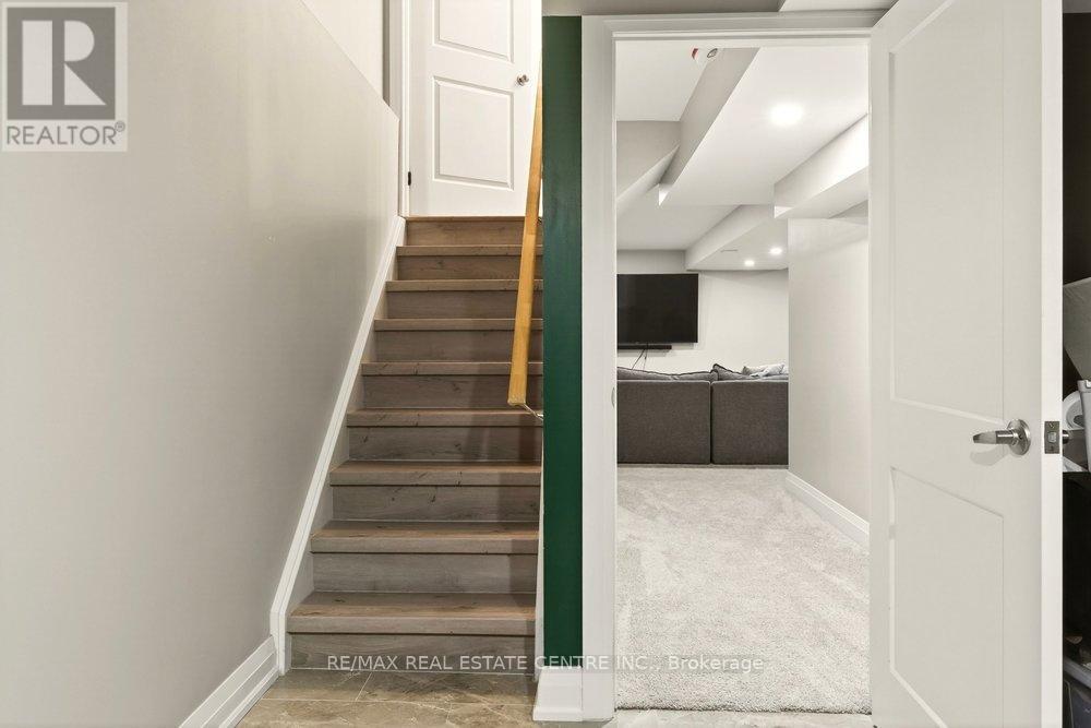 74 Bobolink Road, Hamilton, Ontario  L9A 2P5 - Photo 31 - X12781704