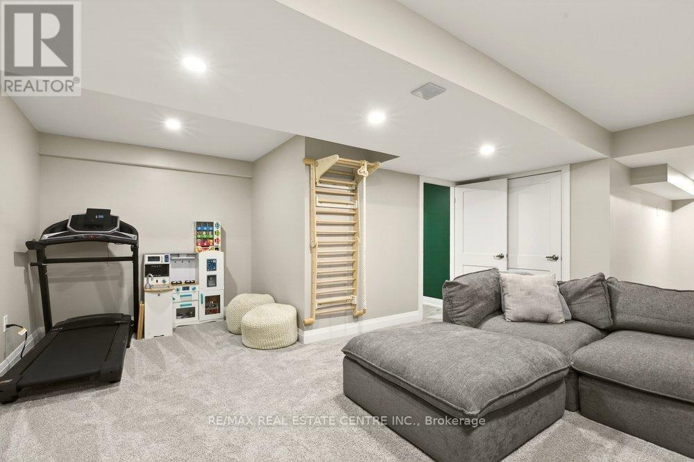 74 Bobolink Road, Hamilton, Ontario  L9A 2P5 - Photo 32 - X12781704