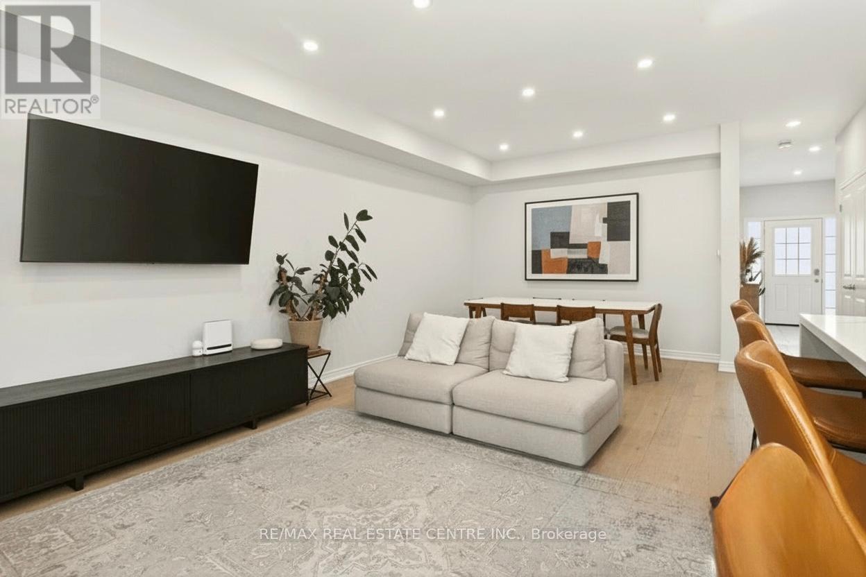 74 Bobolink Road, Hamilton, Ontario  L9A 2P5 - Photo 7 - X12781704