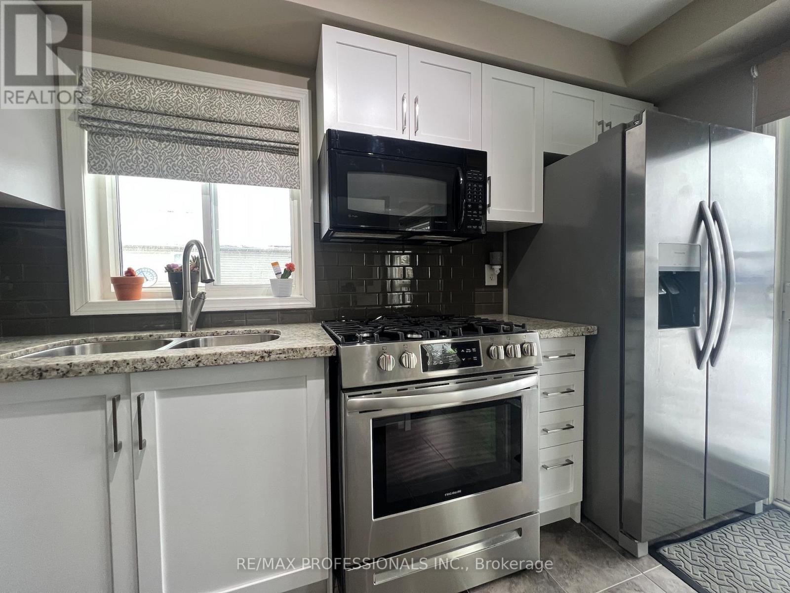 56 Beacon Road, Barrie, Ontario  L4N 9J8 - Photo 13 - S12781710