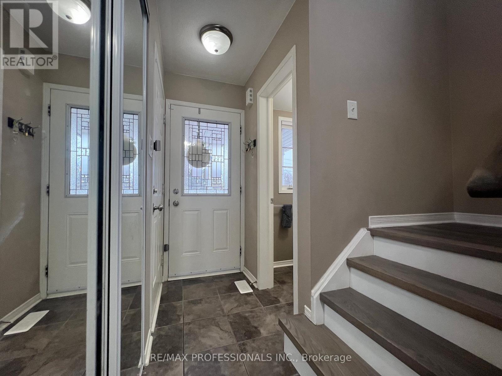 56 Beacon Road, Barrie, Ontario  L4N 9J8 - Photo 8 - S12781710