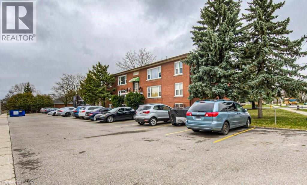 15 Floral Crescent, Kitchener, Ontario  N2G 3B3 - Photo 2 - 40804656