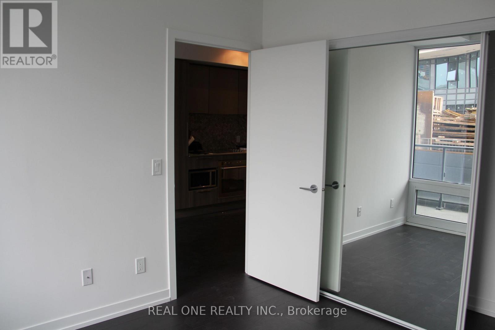 901 - 85 Wood Street, Toronto, Ontario  M4Y 0E8 - Photo 8 - C12781760