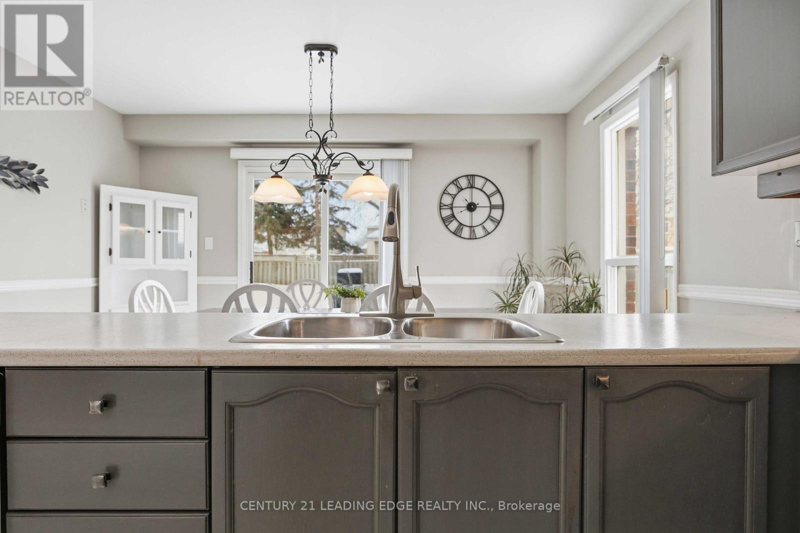 8 Tudor Place, Georgina (Keswick North), Ontario  L4P 3N7 - Photo 13 - N12781714