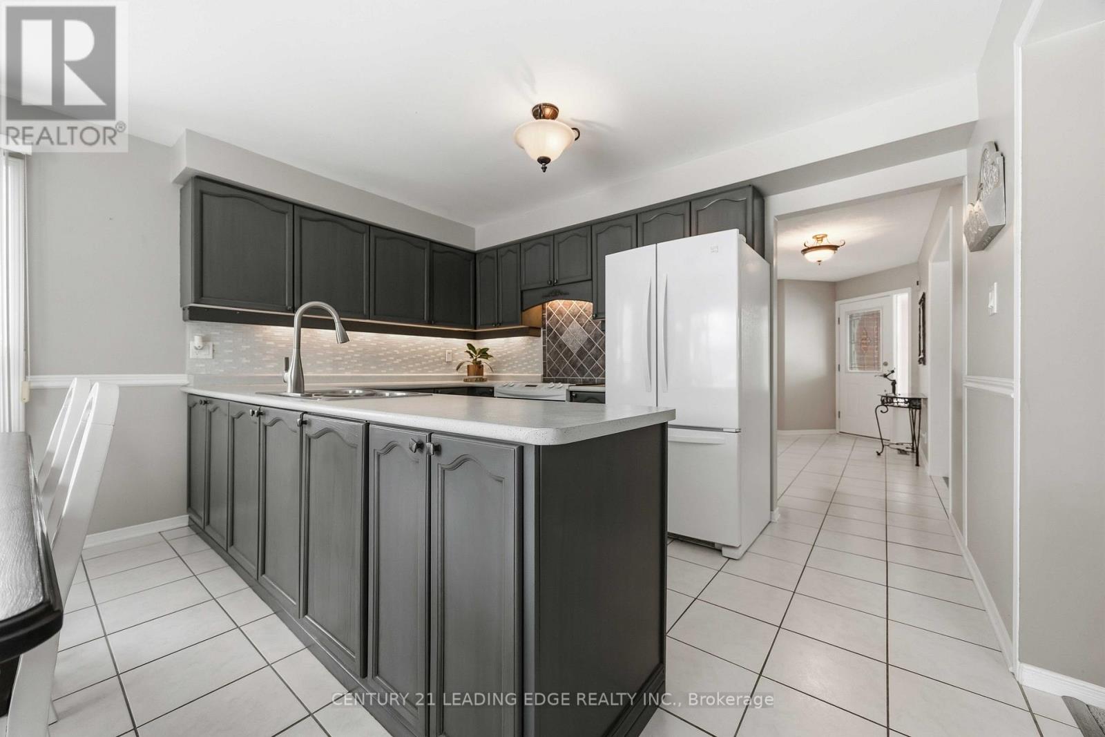 8 Tudor Place, Georgina (Keswick North), Ontario  L4P 3N7 - Photo 17 - N12781714