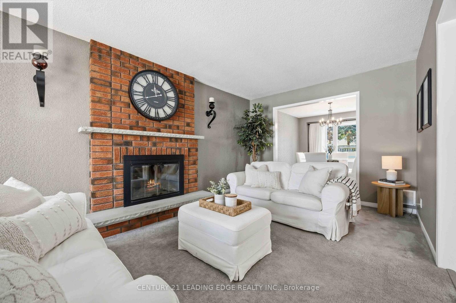 8 Tudor Place, Georgina (Keswick North), Ontario  L4P 3N7 - Photo 5 - N12781714