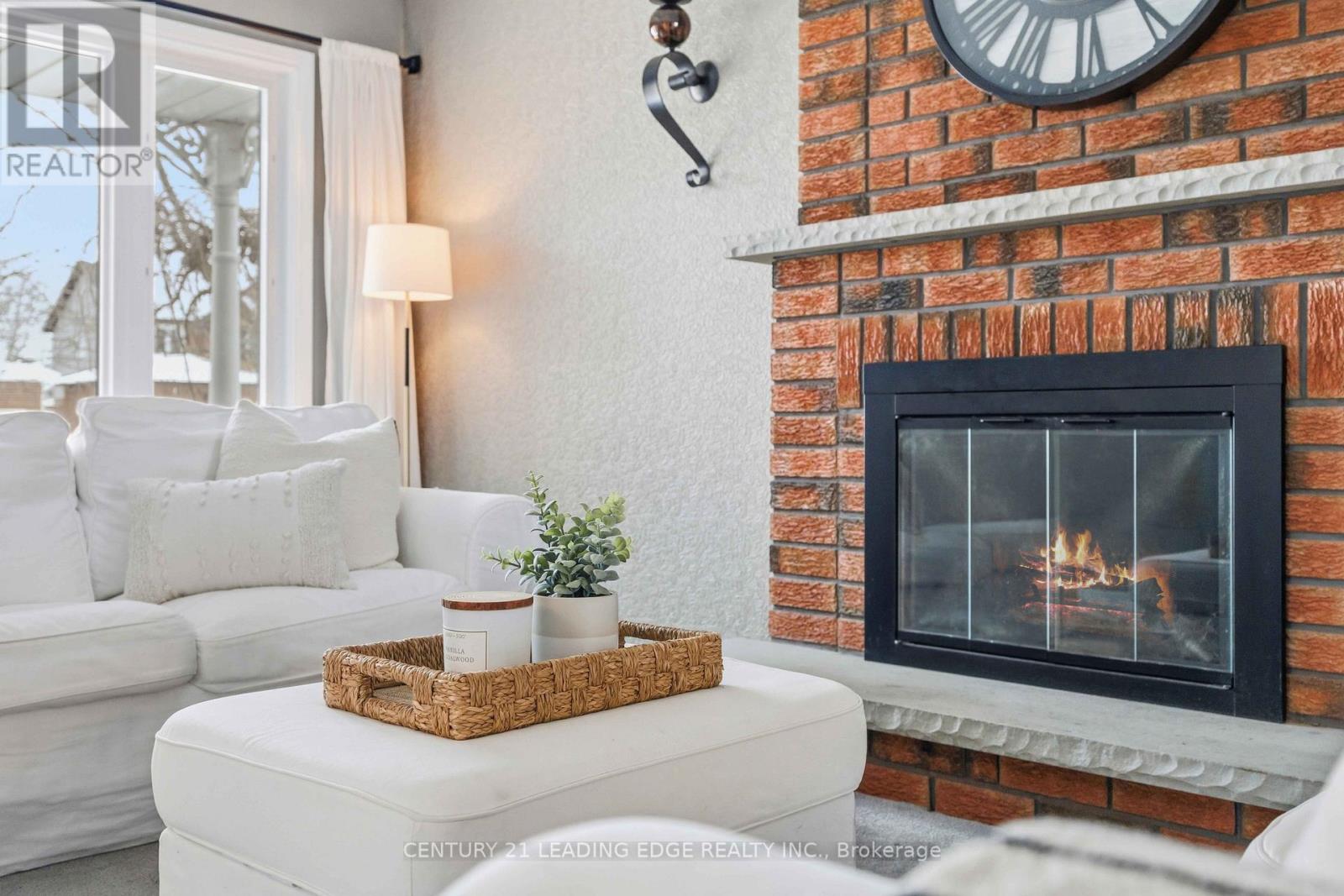 8 Tudor Place, Georgina (Keswick North), Ontario  L4P 3N7 - Photo 8 - N12781714