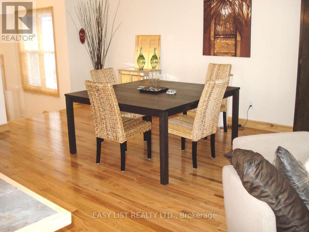 A - 274 Douglas Road, Richmond Hill, Ontario  L4E 3H7 - Photo 8 - N12614030